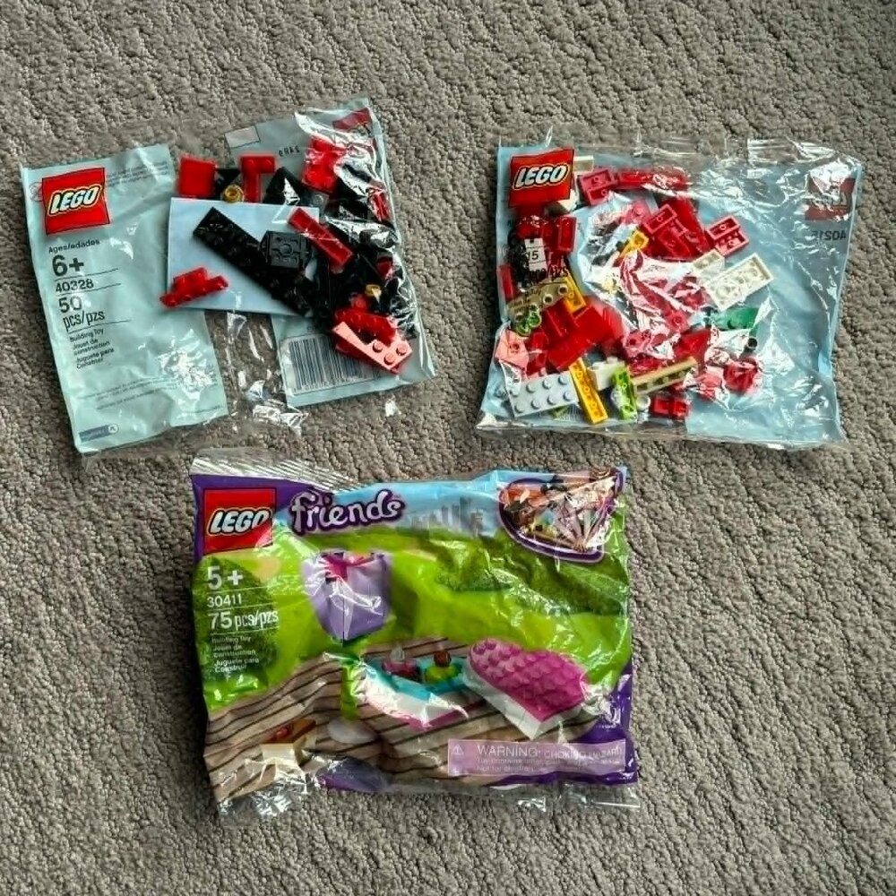 3 NEW Mini Lego Sets Apple 40215 Racing Car 40328 Chocolate Box & Flower 30411